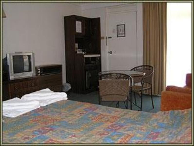 מאטילנד Molly Morgan Motor Inn מראה חיצוני תמונה