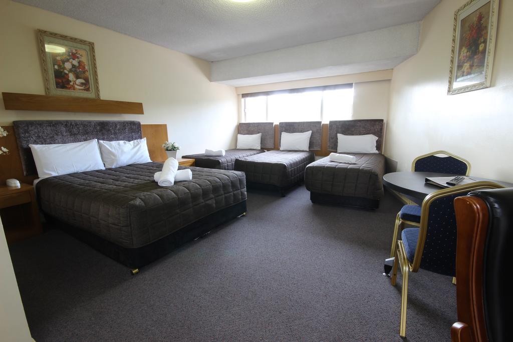 מאטילנד Molly Morgan Motor Inn מראה חיצוני תמונה