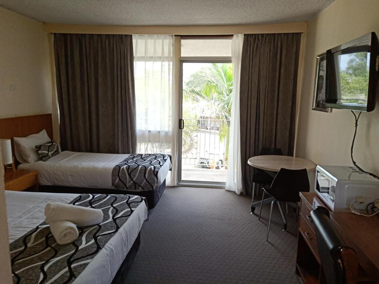 מאטילנד Molly Morgan Motor Inn מראה חיצוני תמונה